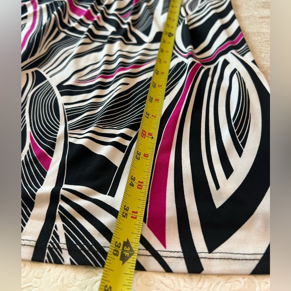 Tiana B Sleeveless Dress Midi Abstract Black & White with Splash of Pink EUC 10 - Picture 10 of 10